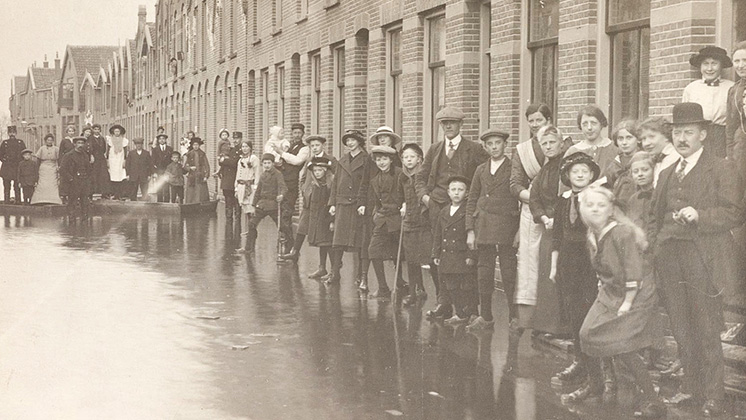 Watersnood in de Vooruitstraat, foto uit 1916.