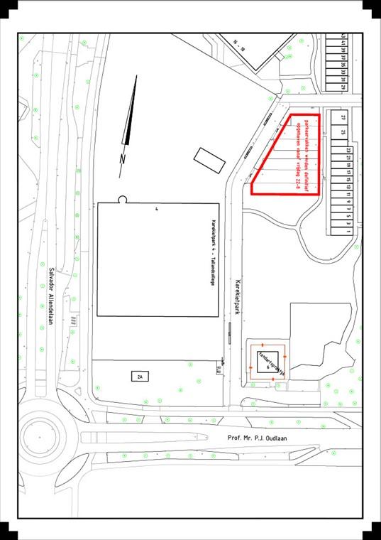 plattegrond van omgeving Karekietpark waarop is aangegeven welk parkeerterrein verdwijnt. Dit parkeerterrein is rood omlijnd.