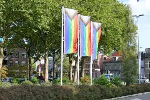 regenboogvlaggen in Purmerend