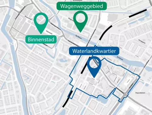 De ligging van het Waterlandkwartier naast de binnenstad en ten zuiden van het Wagenweggebied